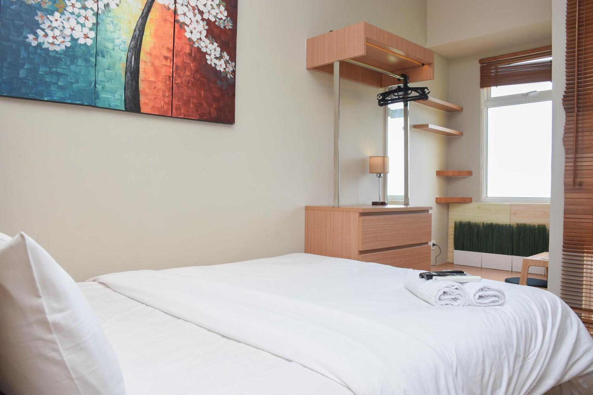 Cozy Living At Springlake Summarecon By Travelio * Bekasi