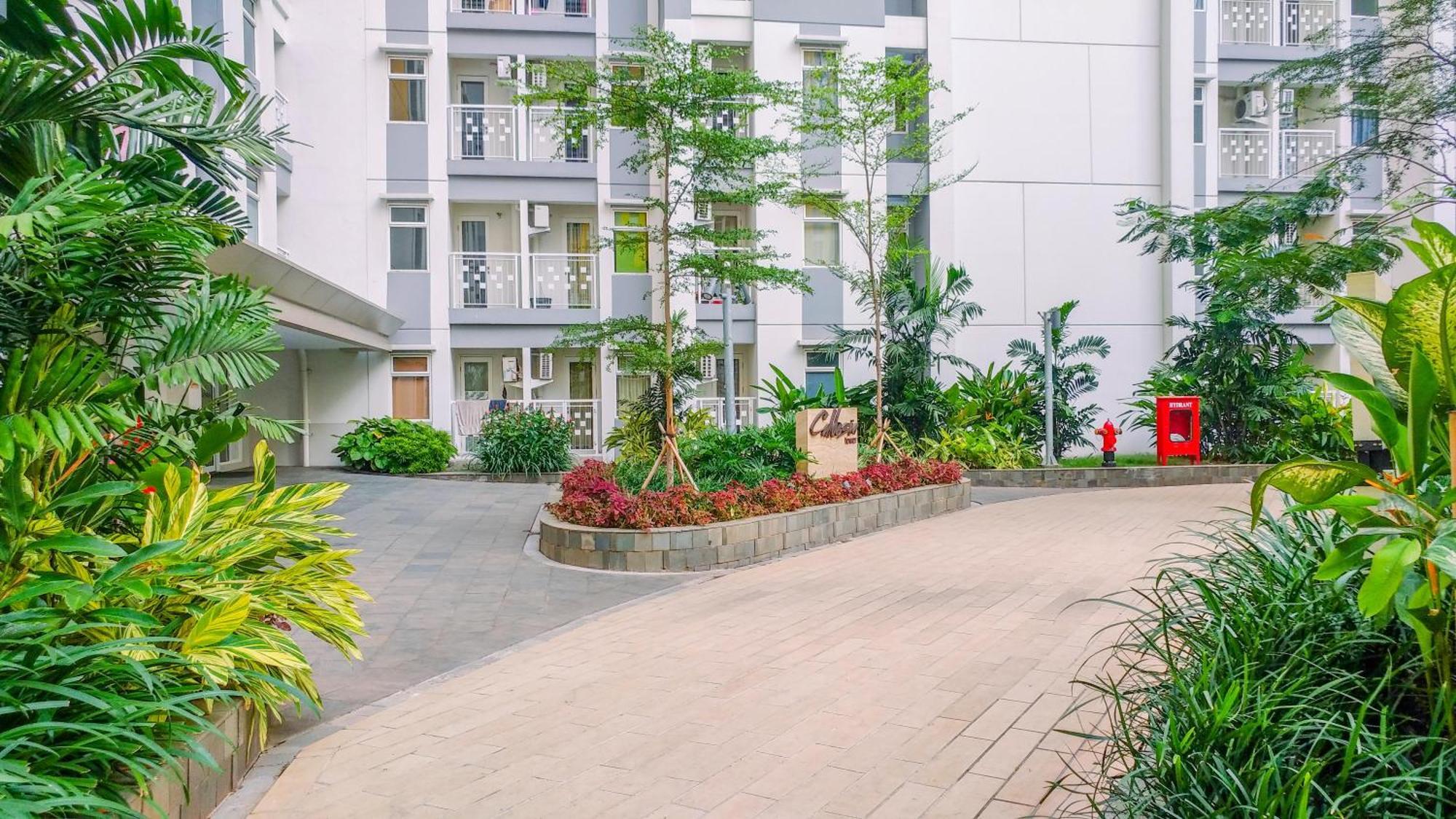Cozy Living At Springlake Summarecon By Travelio *