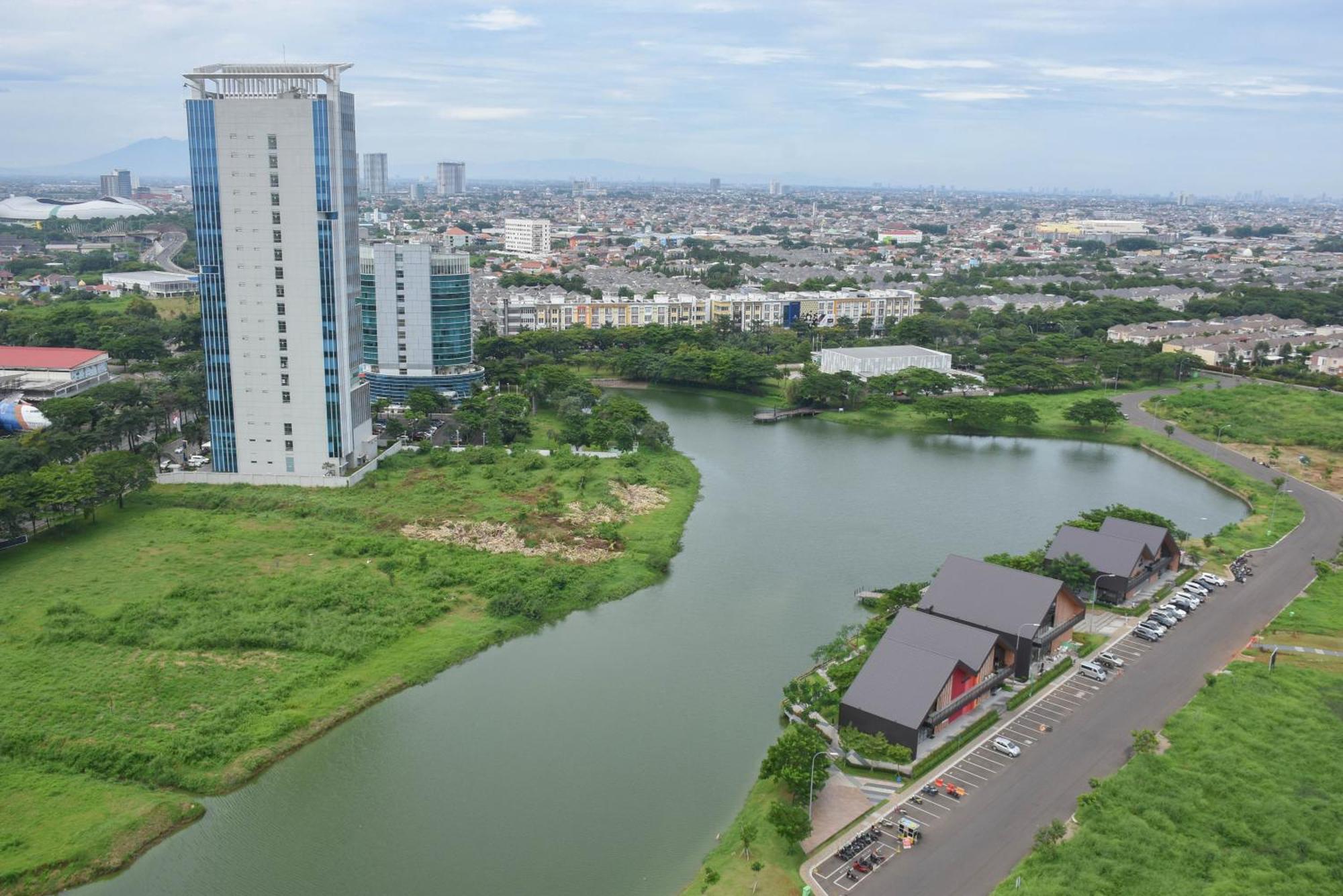 Cozy Living At Springlake Summarecon By Travelio * Bekasi