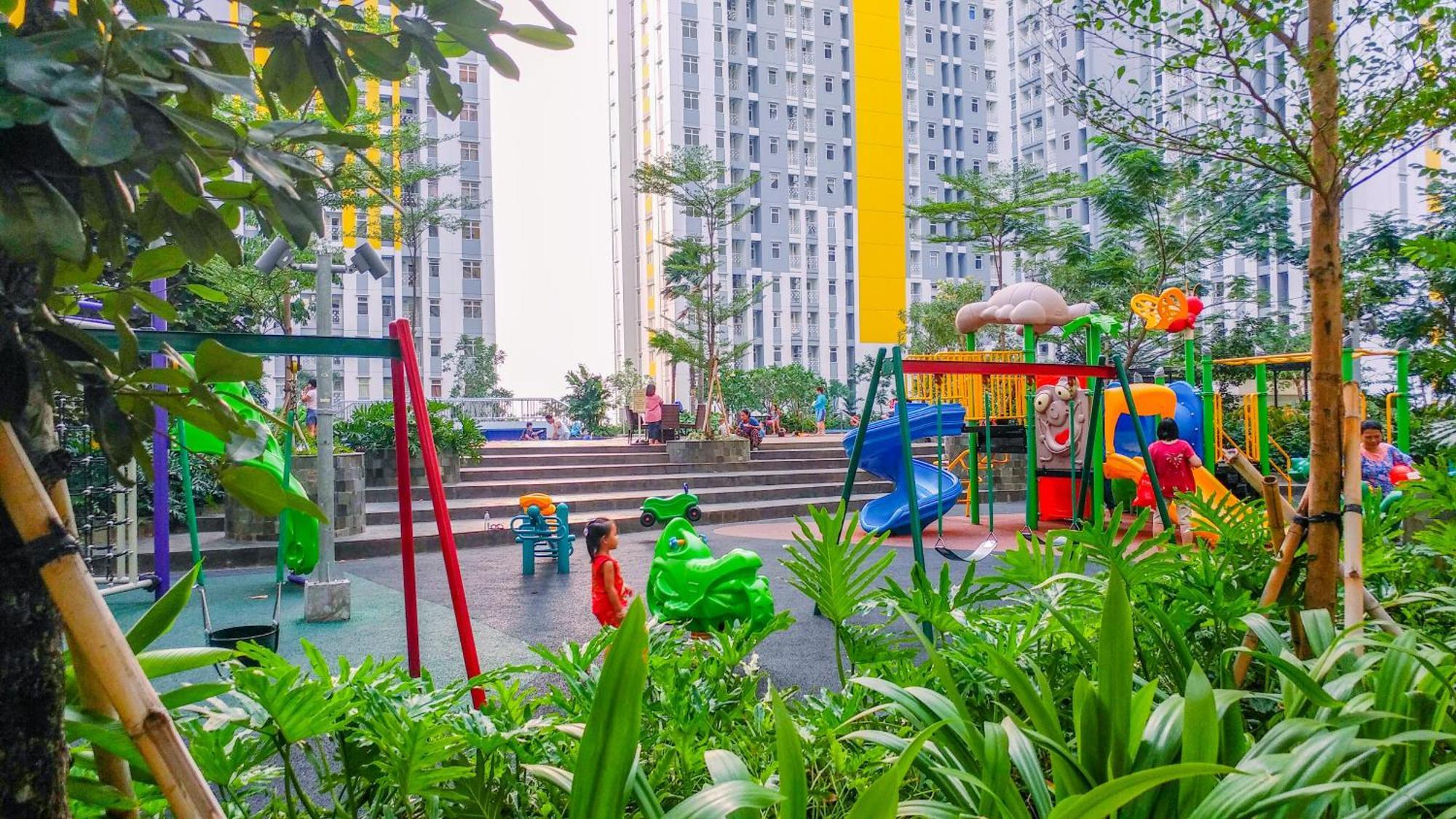 Cozy Living At Springlake Summarecon By Travelio Apartemen